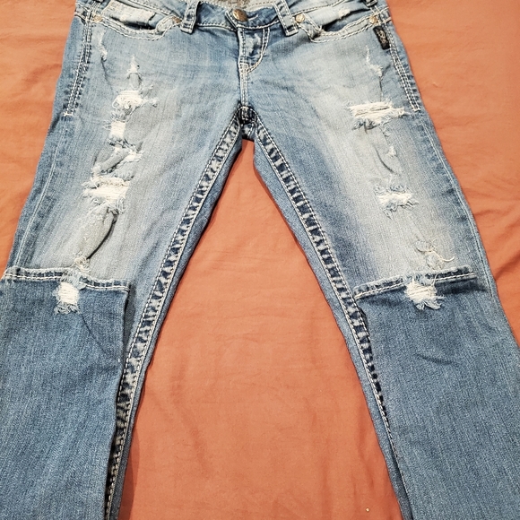 Woman's silver jeans. 27x31 - Picture 3 of 4